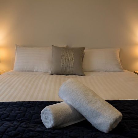 Ulverstone Waterfront Apartments Ngoại thất bức ảnh